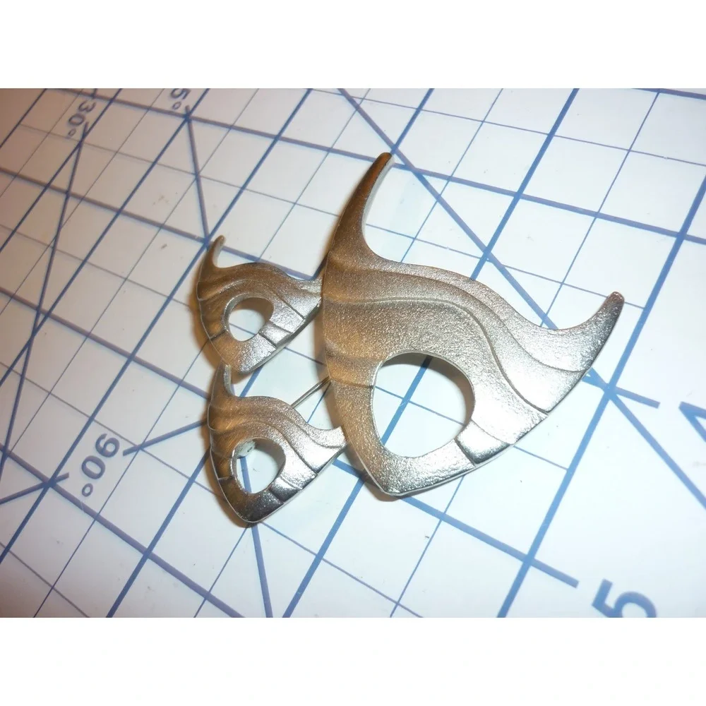 JJ Jonette Jewelry Vintage Silver Pewter Tone Abstract Angelfish Brooch Pin - Picture 3 of 4